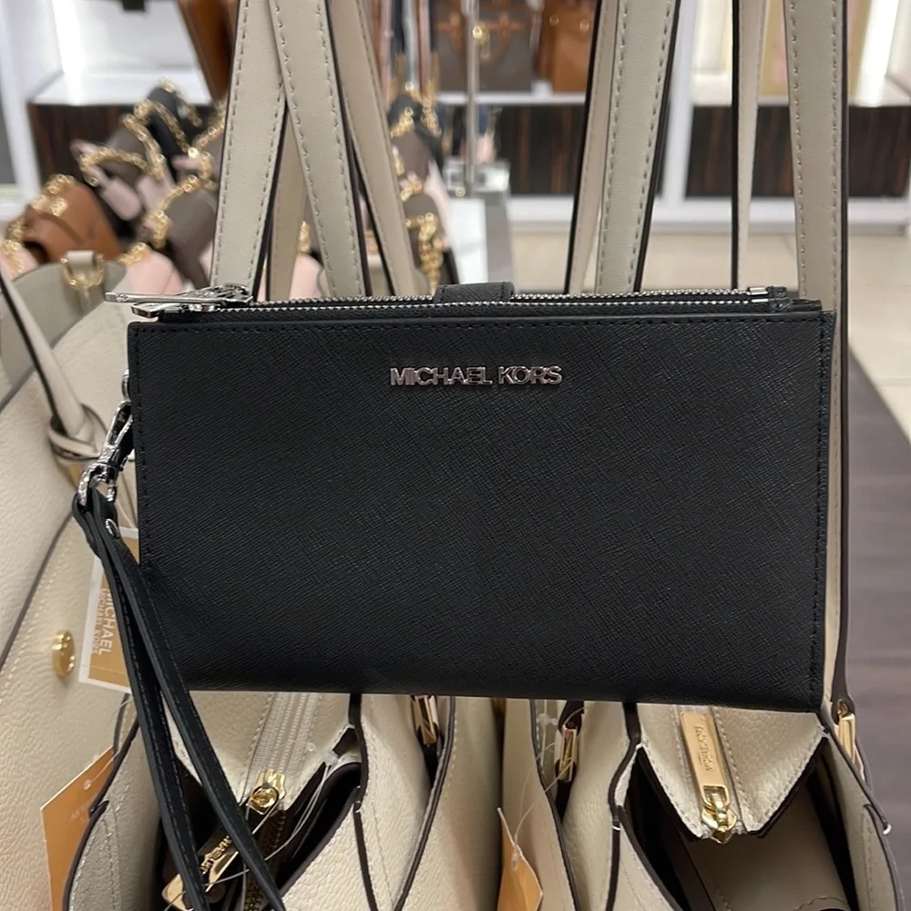 MICHAEL KORS LARGE DOUBLE ZIP WRISTLET WALLET PHONE CASE CLUTCH
Black - Picture 5 of 16